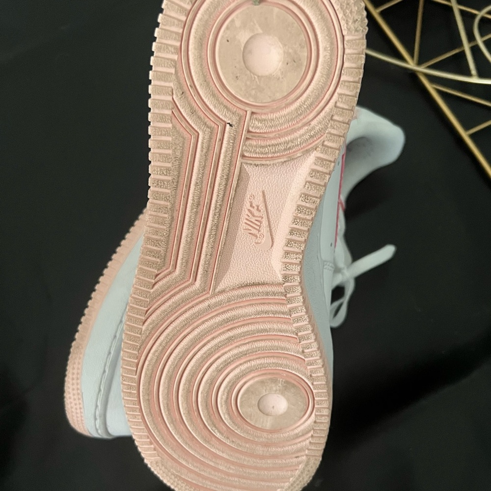 Nike Women’s White and Light Pink Air Force 1 Sneakers - Picture 9 of 9